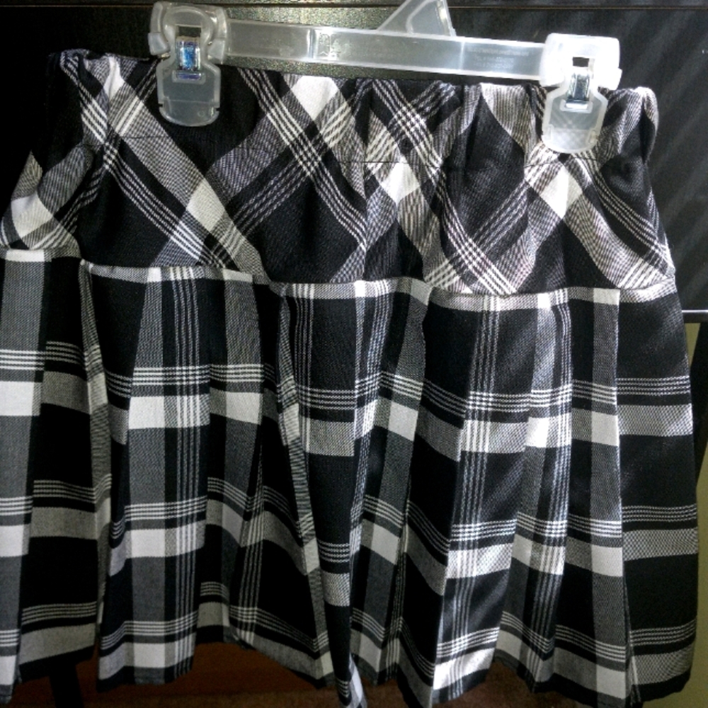 Urban Coco Plaid Skirt Size M